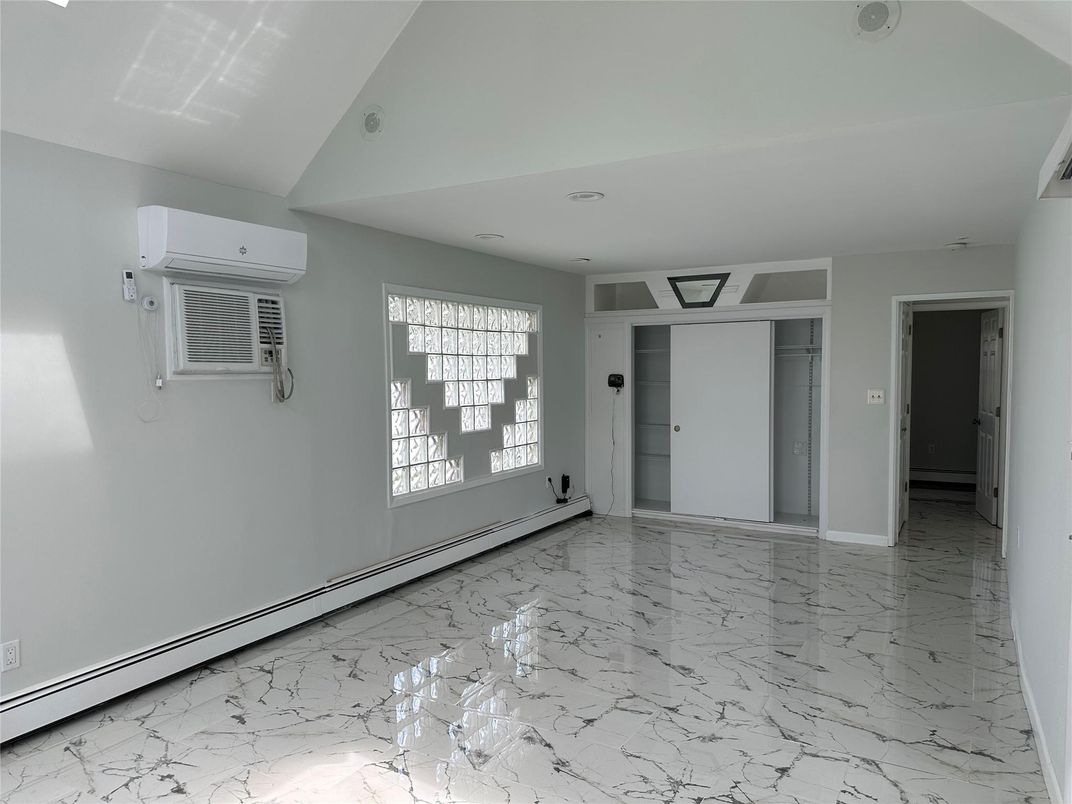 Empty room, Interior, Marble, Recessed Lighting