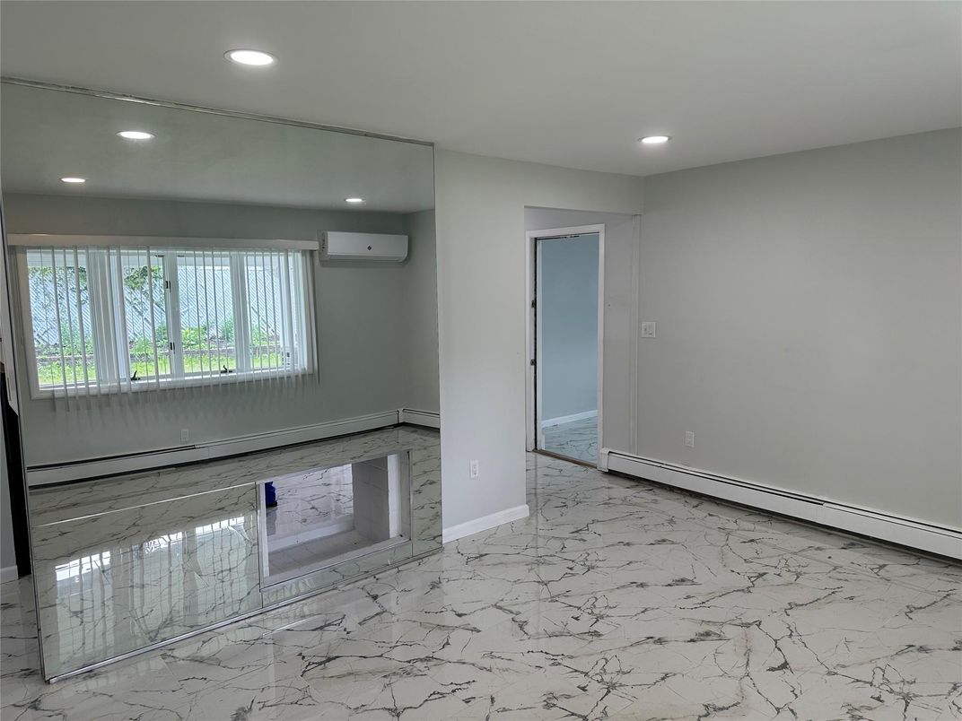 Empty room, Interior, Marble, Recessed Lighting