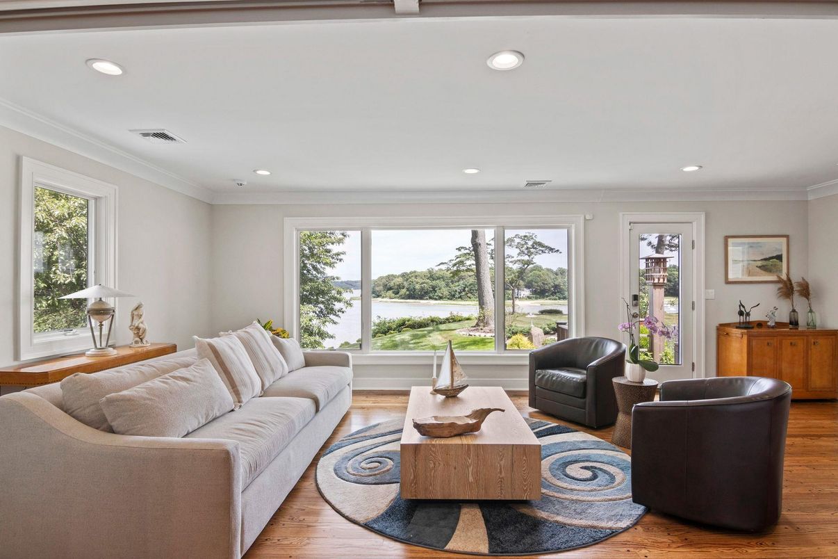 Interior, Living room, Recessed Lighting, Water, Wood Texture Flooring