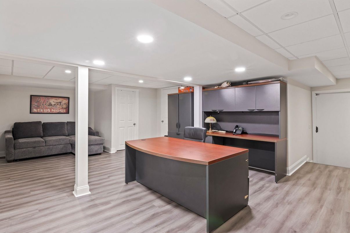 Home Office, Interior, Recessed Lighting, Wood Texture Flooring