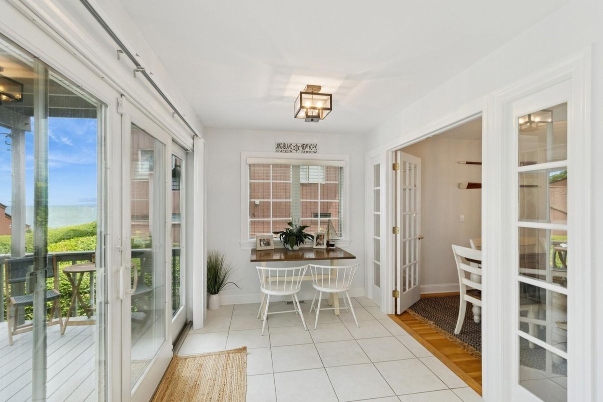 Dining room, Interior