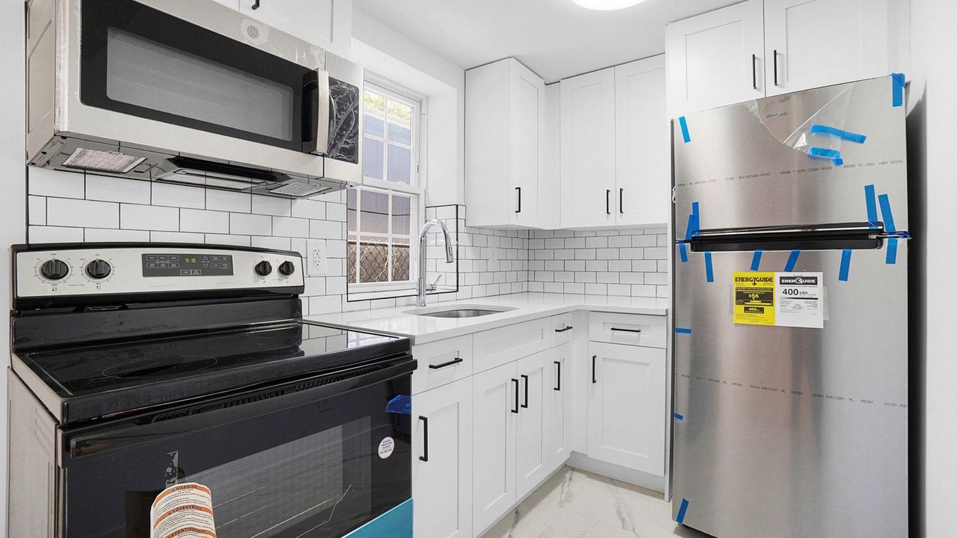 Interior, Kitchen, Marble, Stainless Steel Appliances