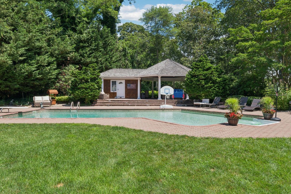 Exterior, Pool