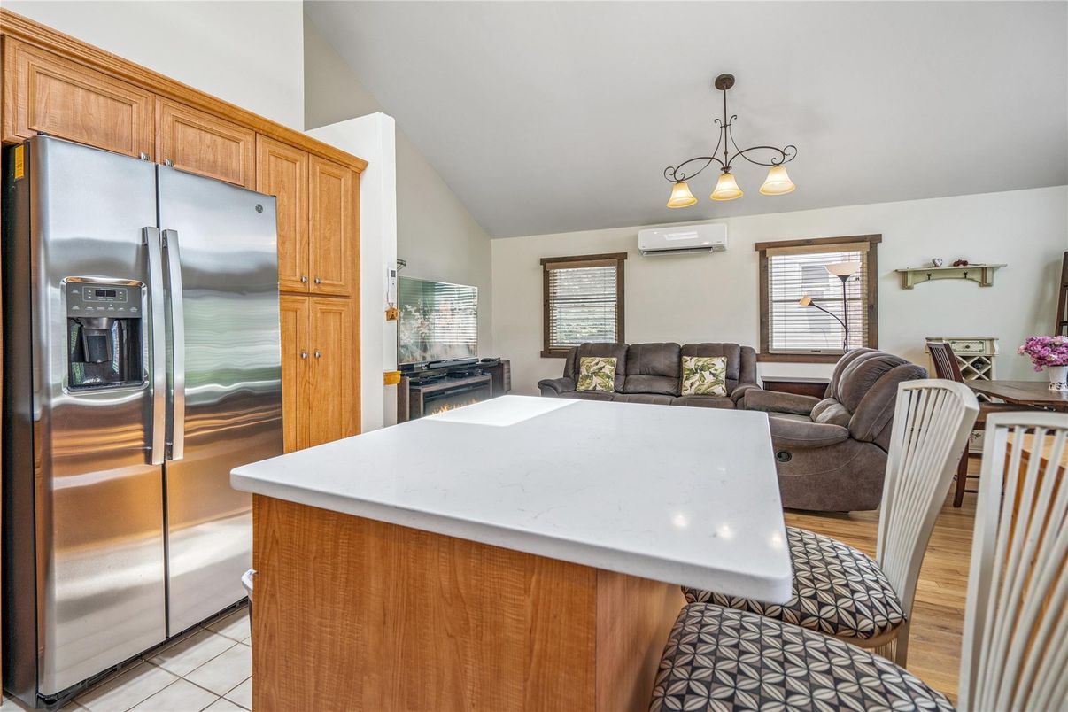 Chandelier, Interior, Kitchen, Living room, Stainless Steel Appliances
