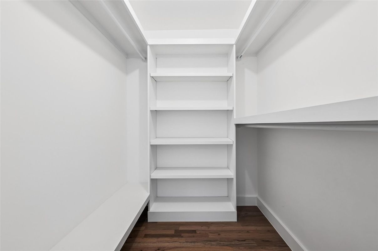 Interior, Walk-in Closets, Wood Texture Flooring