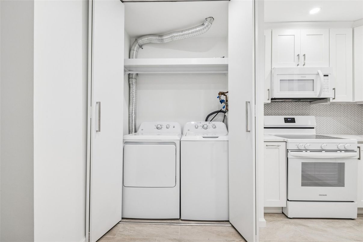 Interior, Recessed Lighting, Utility Closets, Washer