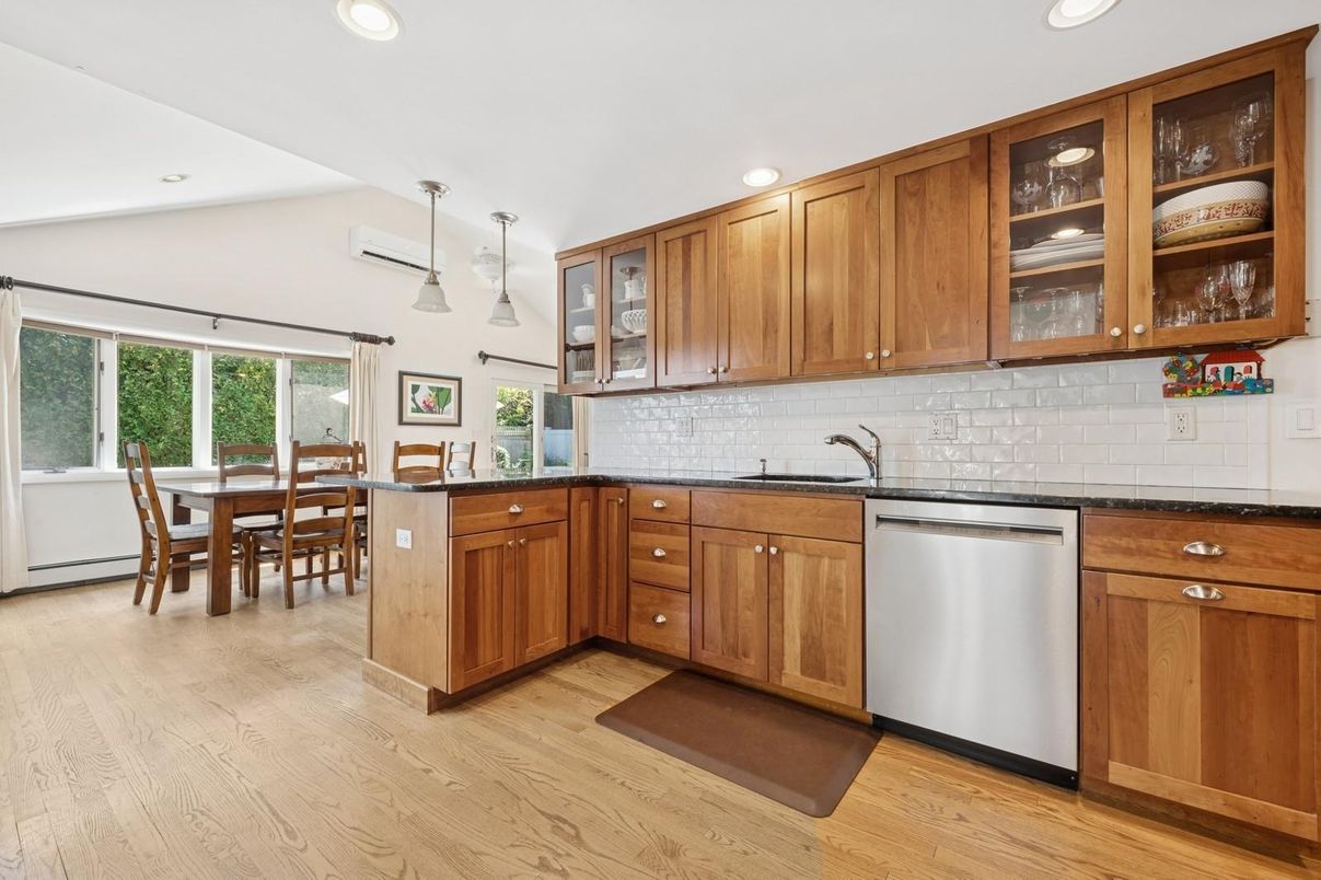 Dining room, Interior, Kitchen, Pendant Lights, Recessed Lighting, Wood Texture Flooring