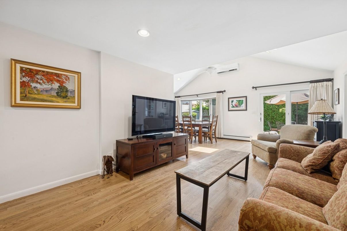 Dining room, Interior, Living room, Recessed Lighting, Wood Texture Flooring