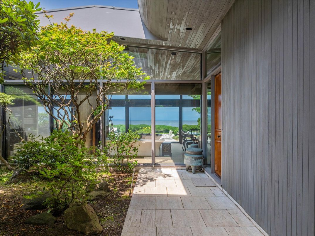 Exterior, Water