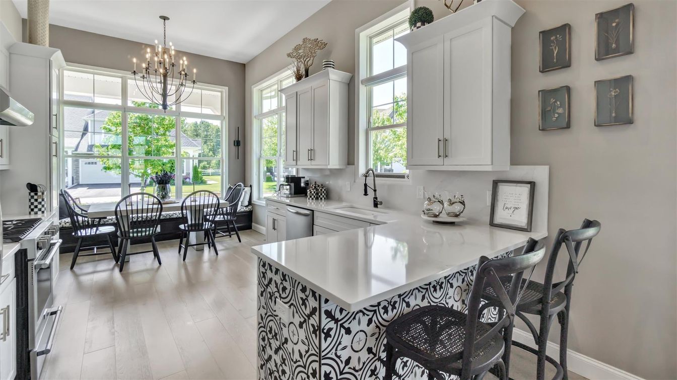 Chandelier, Dining room, Interior, Kitchen, Wood Texture Flooring