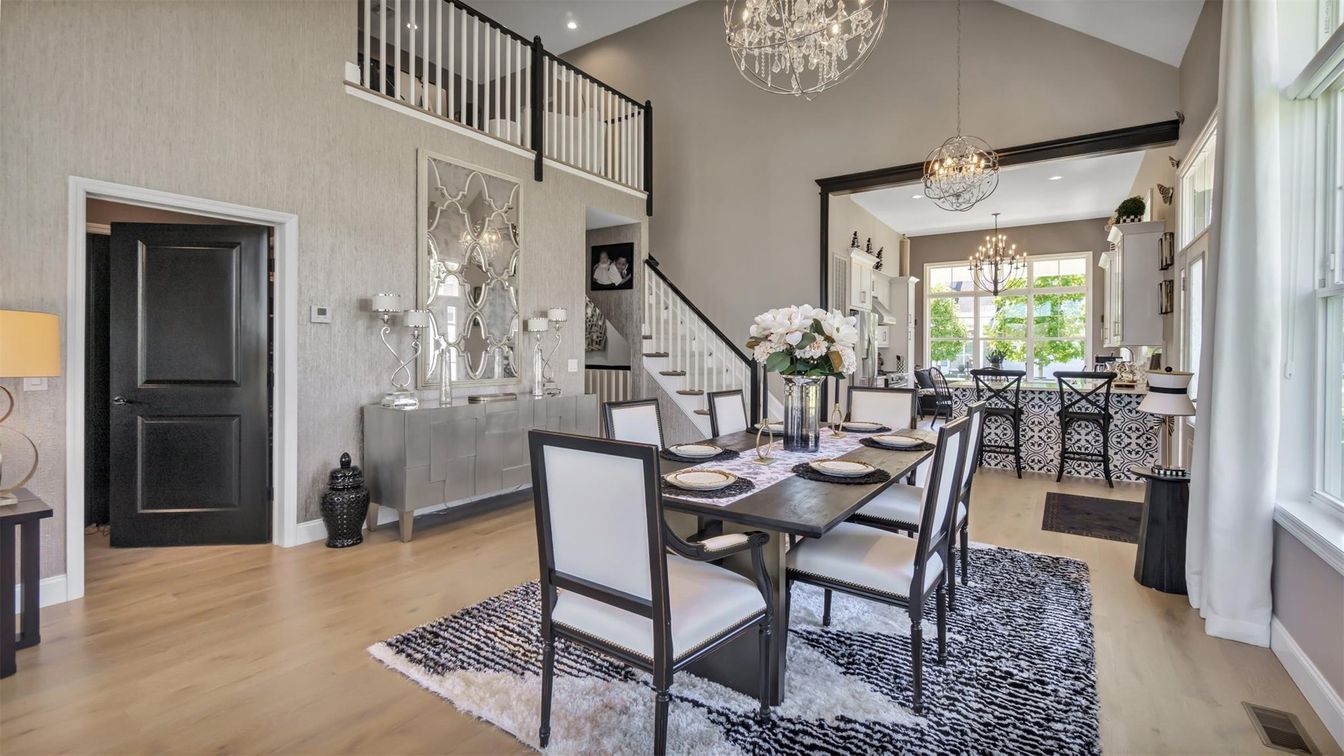 Chandelier, Dining room, Interior, Recessed Lighting, Wood Texture Flooring