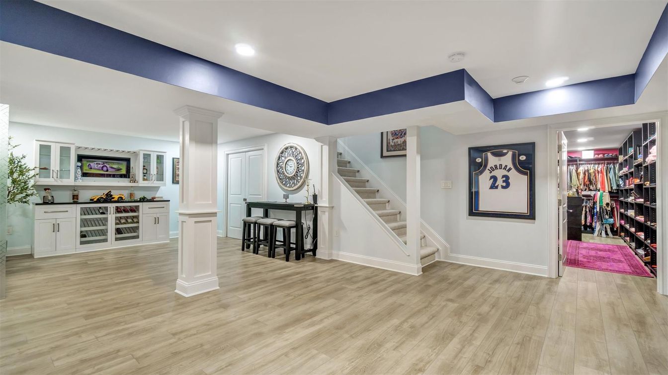 Interior, Recessed Lighting, Wine Storage, Wood Texture Flooring