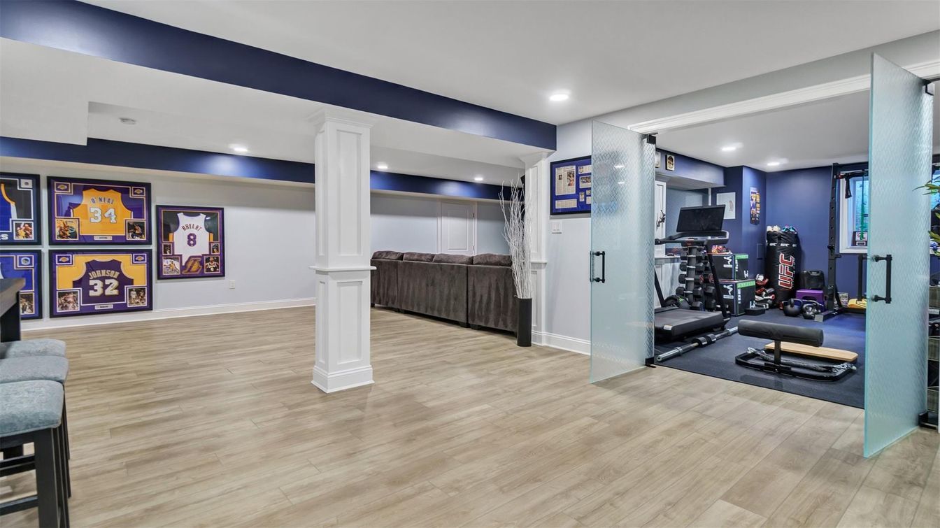 Fitness Equipment, Interior, Recessed Lighting, Wood Texture Flooring