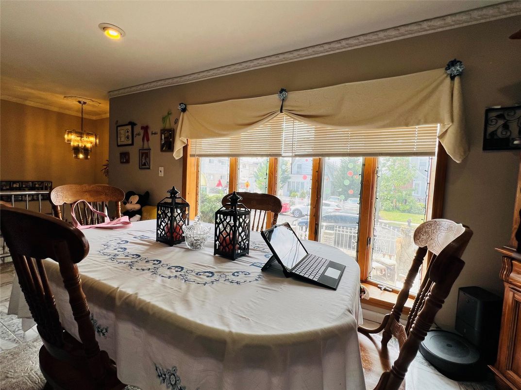 Chandelier, Dining room, Interior, Recessed Lighting