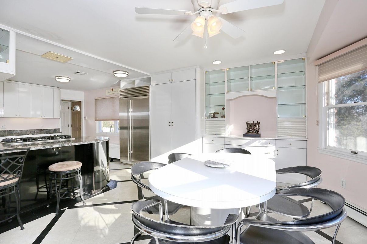 Dining room, Interior, Kitchen, Recessed Lighting, Stainless Steel Appliances