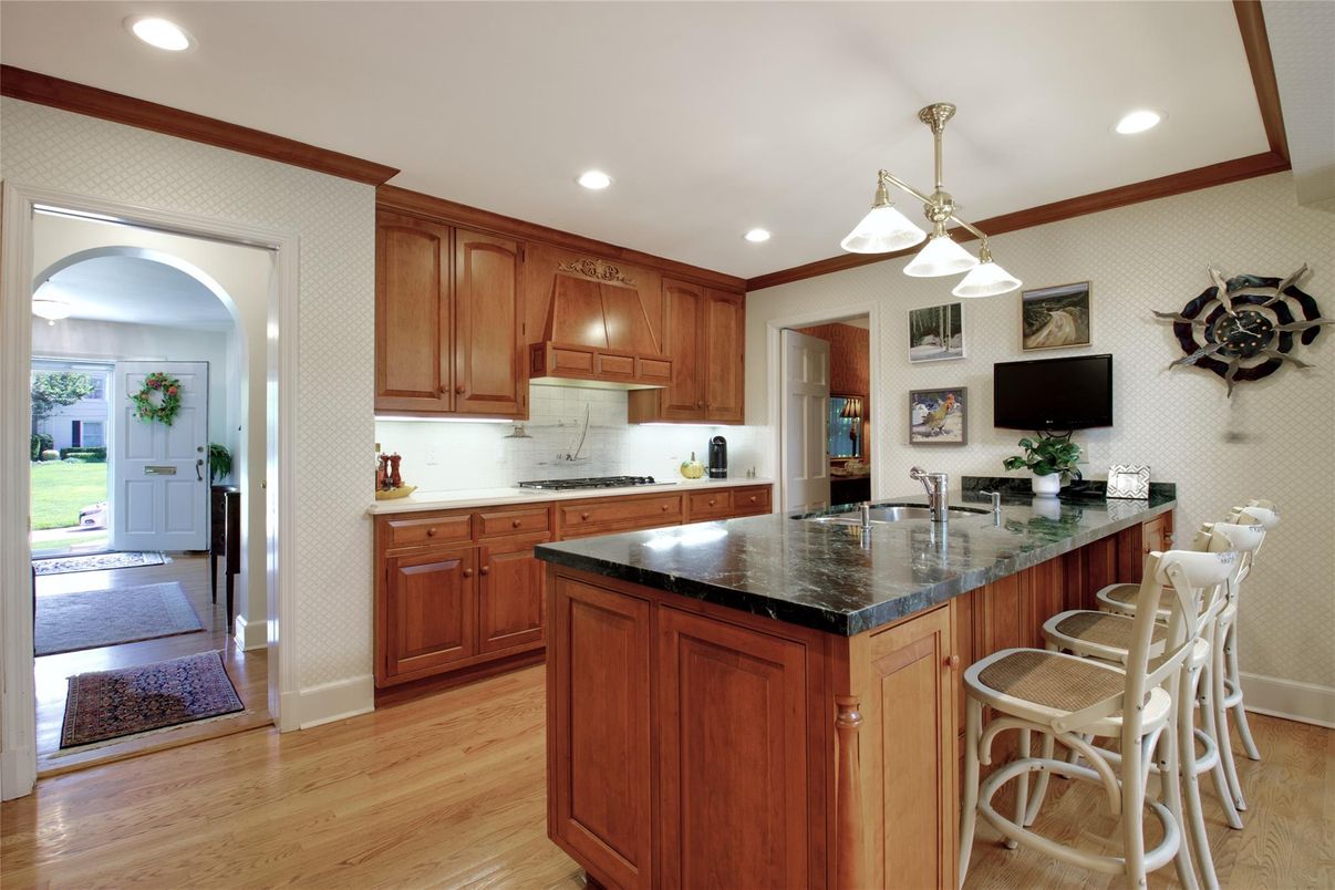 Interior, Kitchen, Pendant Lights, Recessed Lighting, Wood Texture Flooring