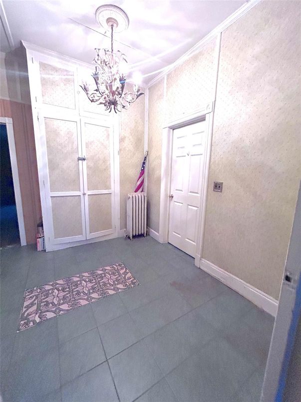 Chandelier, Empty room, Interior