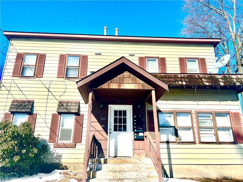 Exterior, Facade, American Foursquare