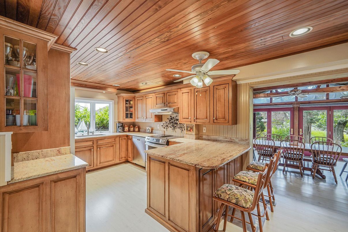 Dining room, Interior, Kitchen, Recessed Lighting, Wooden Ceilings, Wood Texture Flooring