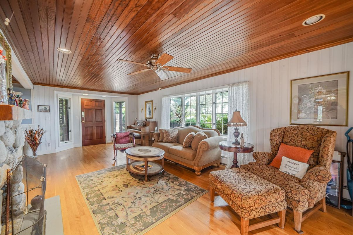 Interior, Living room, Recessed Lighting, Wooden Ceilings, Wood Texture Flooring