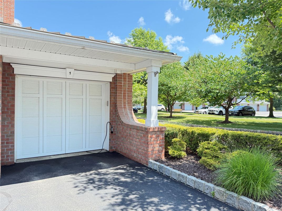 Detached Garage, Exterior