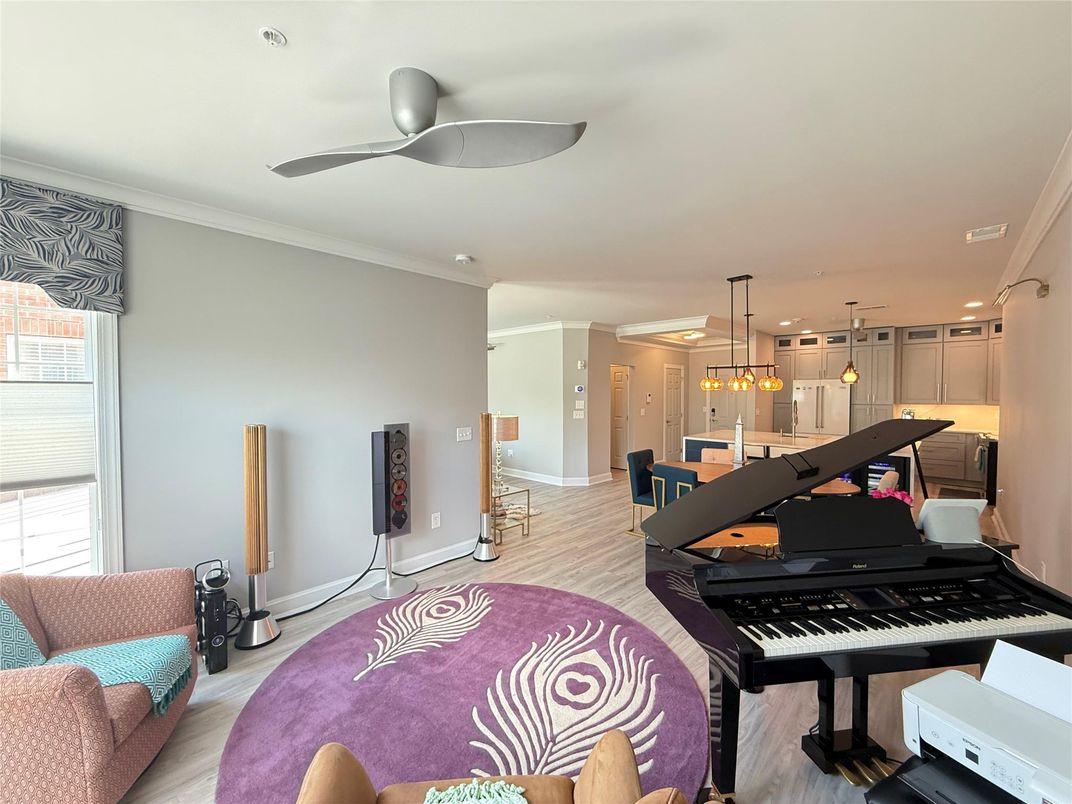 Interior, Kitchen, Pendant Lights, Piano, Recessed Lighting, Wood Texture Flooring