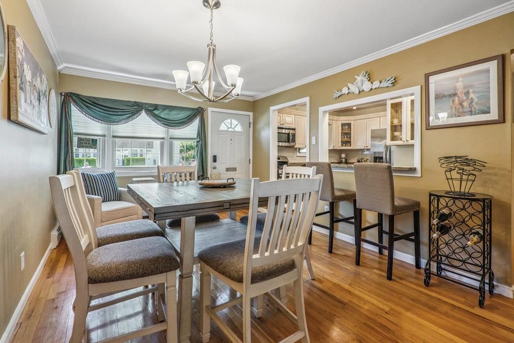Chandelier, Dining room, Interior, Kitchen, Wood Texture Flooring