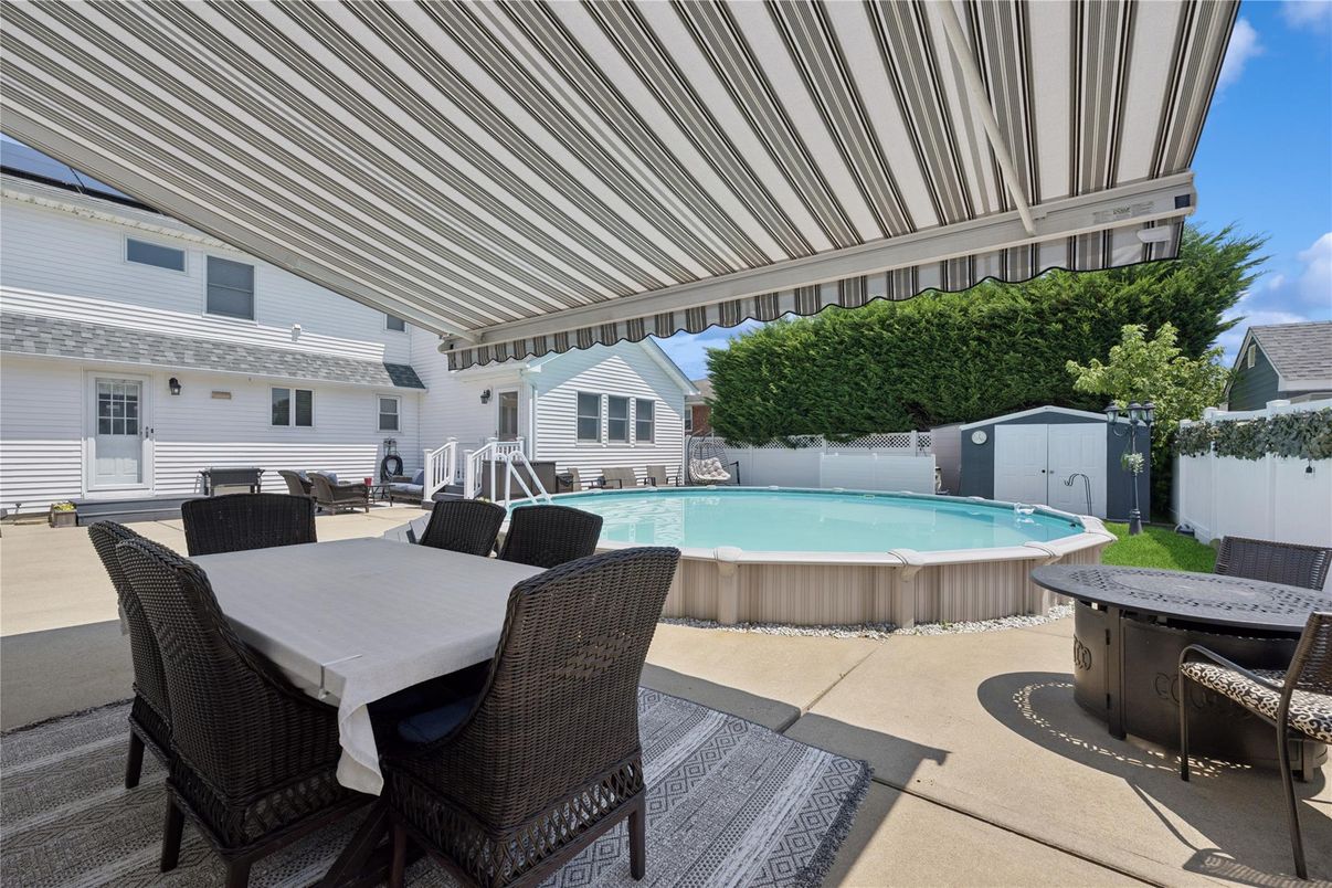 Exterior, Pool