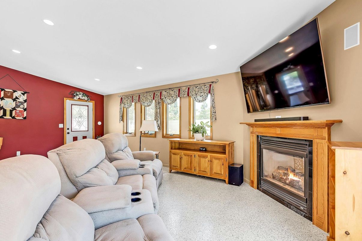 Fireplace, Interior, Living room, Recessed Lighting