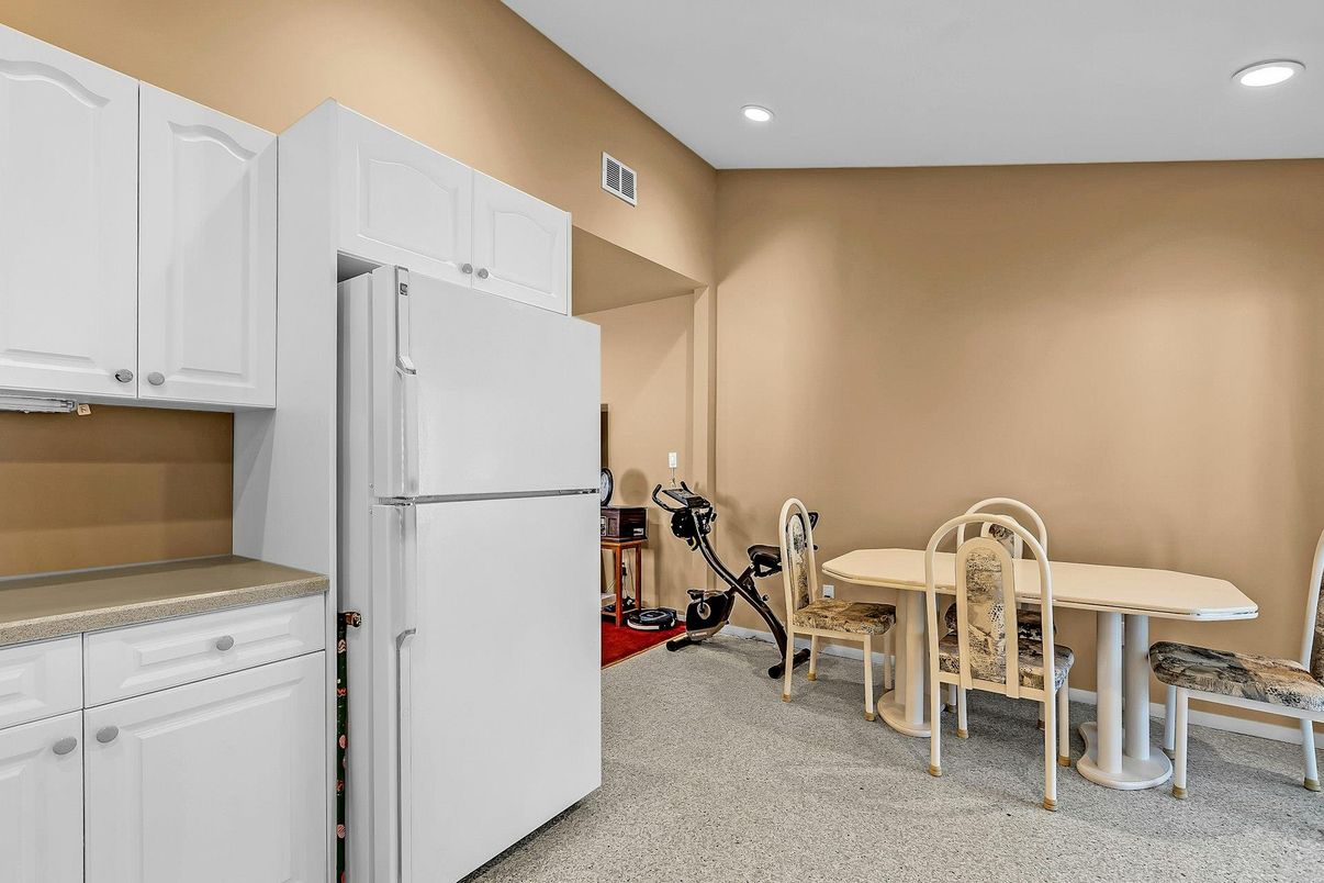 Dining room, Interior, Recessed Lighting