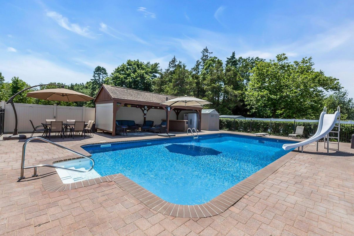 Exterior, Pool