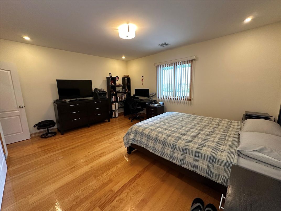 Bedroom, Home Office, Interior, Recessed Lighting, Wood Texture Flooring