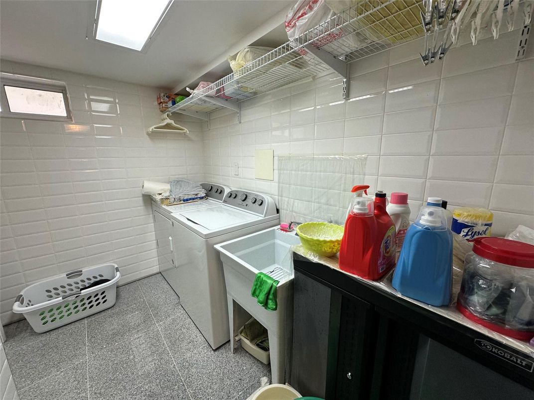 Interior, Washer