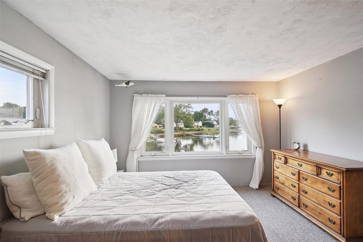 Bedroom, Interior, Water
