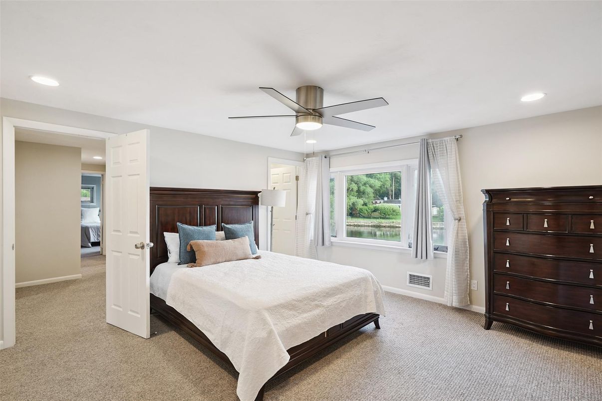 Bedroom, Interior, Recessed Lighting