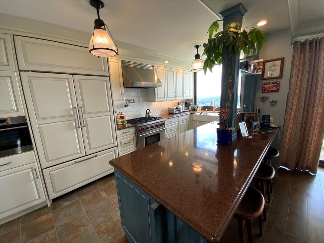 Interior, Kitchen, Pendant Lights, Recessed Lighting, Stainless Steel Appliances, Water