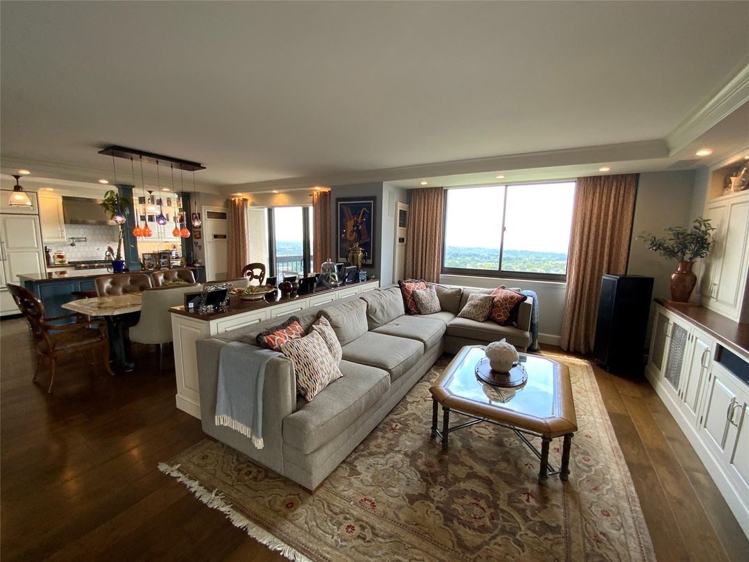 Dining room, Interior, Living room, Pendant Lights, Recessed Lighting, Water, Wood Texture Flooring