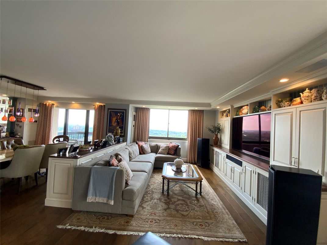 Dining room, Interior, Living room, Pendant Lights, Recessed Lighting, Water, Wood Texture Flooring