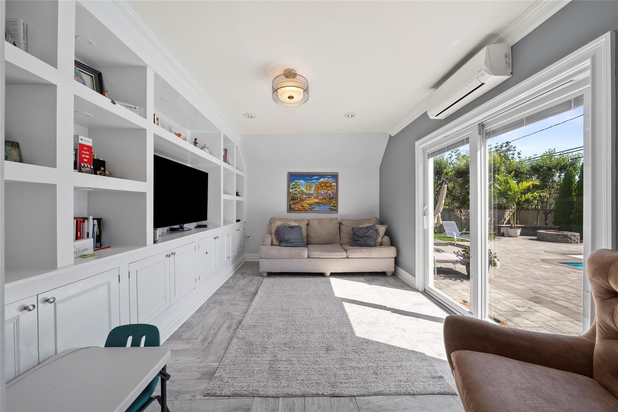 Interior, Living room