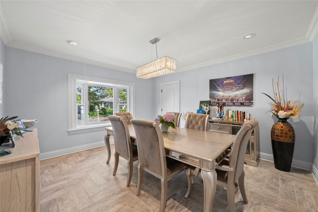Dining room, Interior, Pendant Lights, Recessed Lighting, Wood Texture Flooring