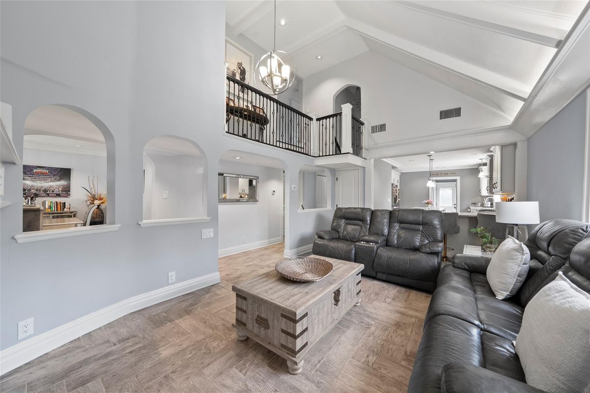 Chandelier, Interior, Living room, Pendant Lights, Recessed Lighting, Wood Texture Flooring