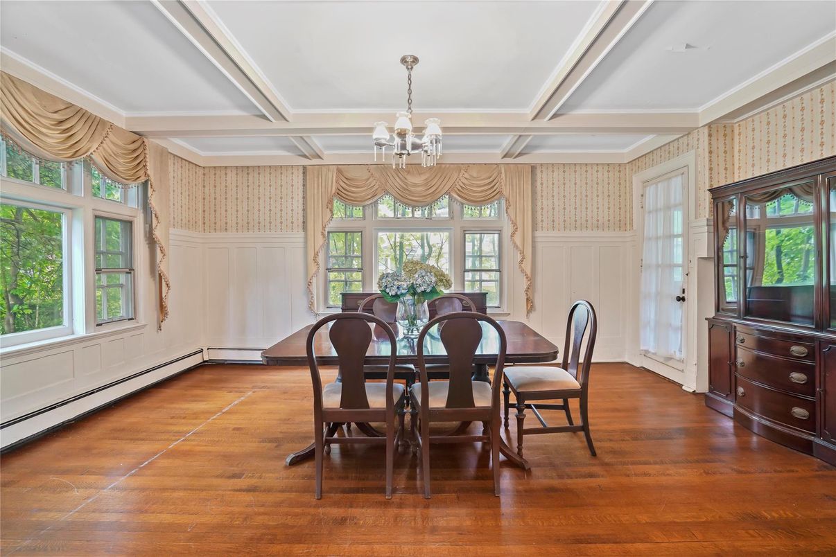 Chandelier, Dining room, Interior, Wood Texture Flooring