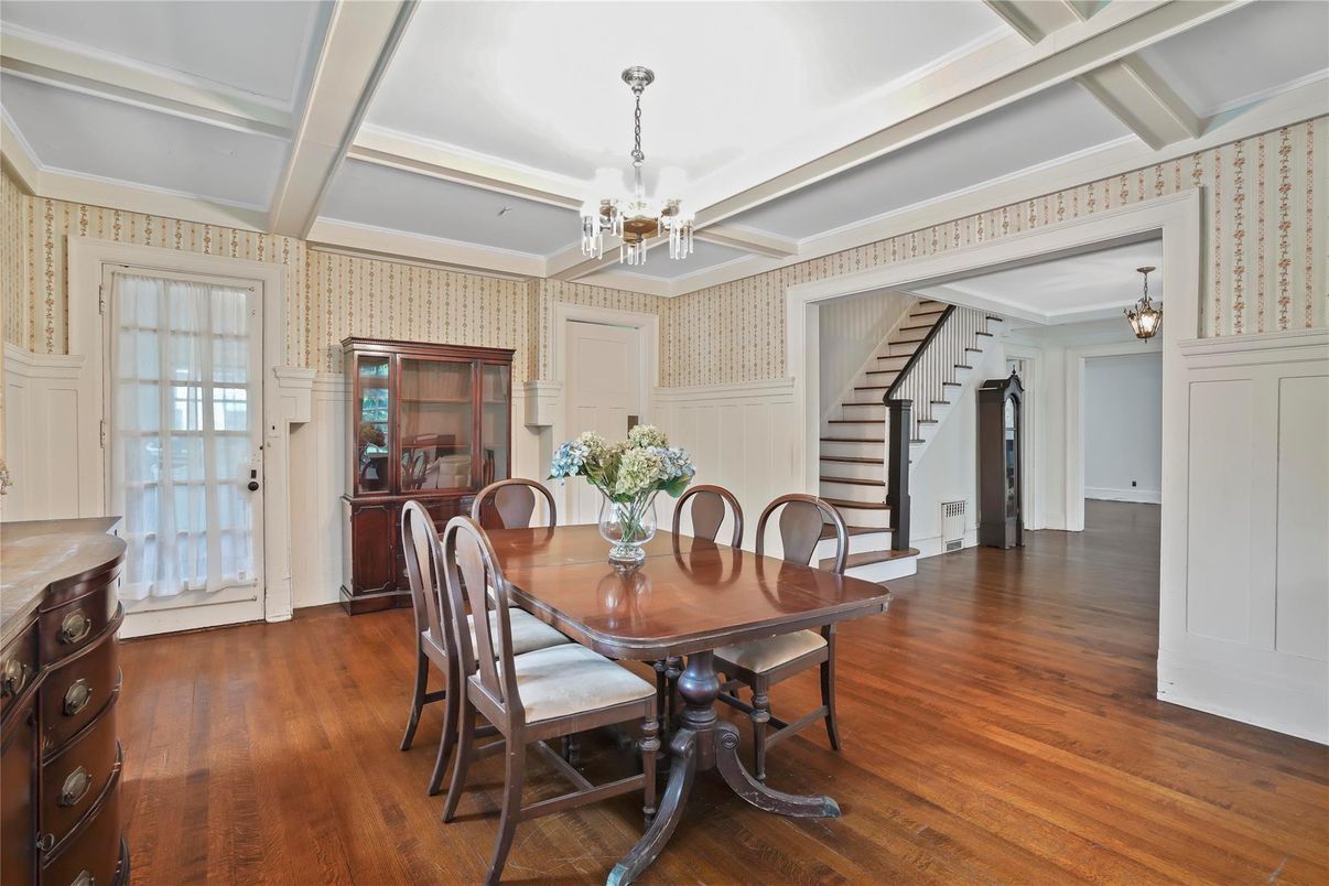 Chandelier, Dining room, Interior, Wood Texture Flooring
