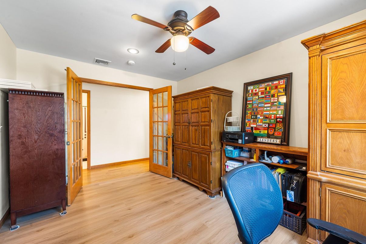 Home Office, Interior, Recessed Lighting, Wood Texture Flooring