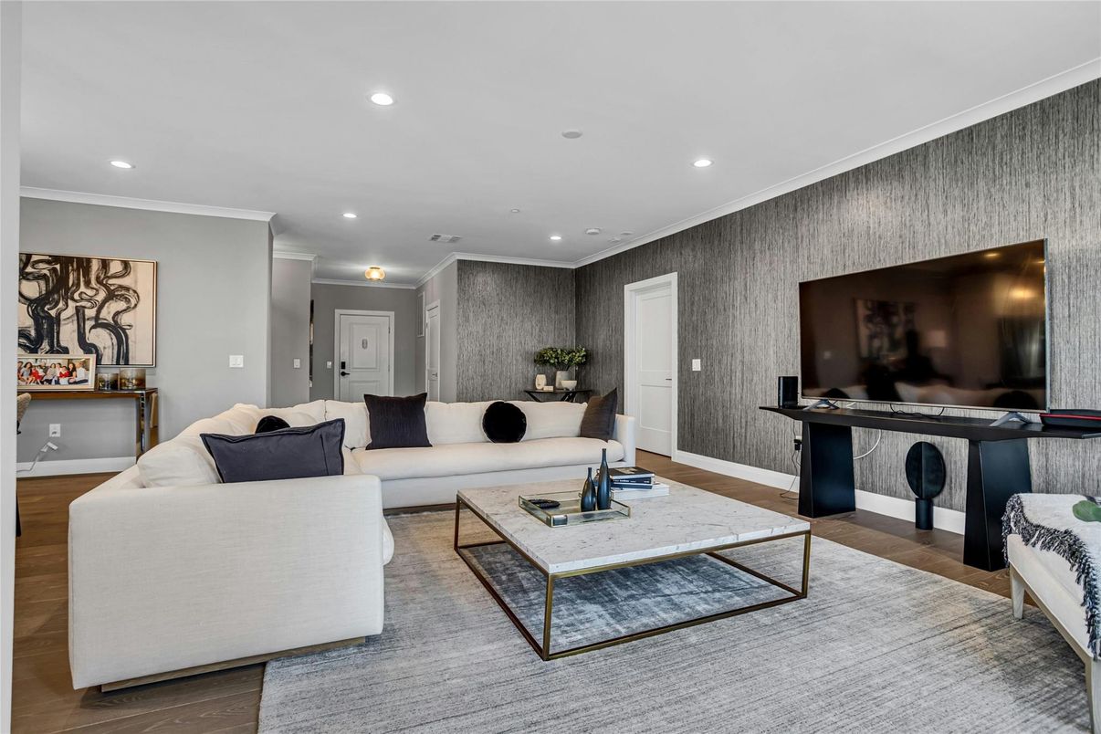 Interior, Living room, Recessed Lighting, Wood Texture Flooring