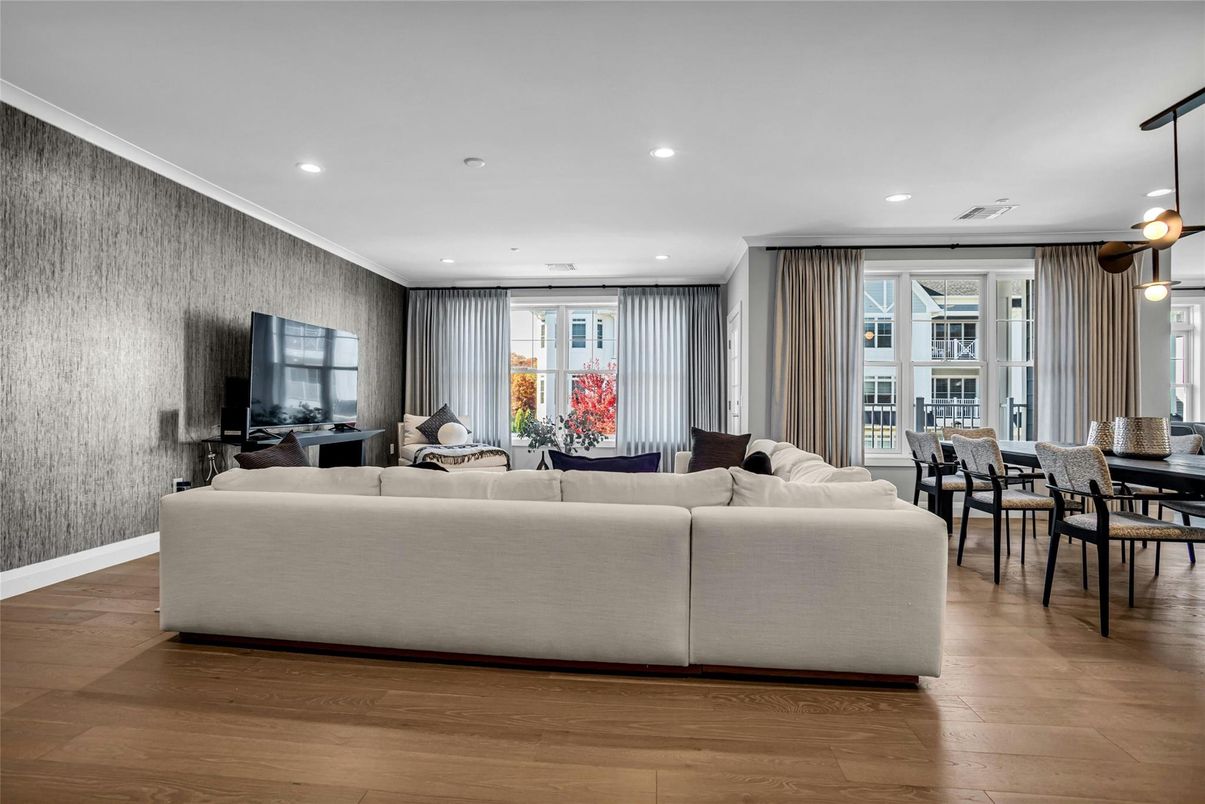 Dining room, Interior, Living room, Pendant Lights, Recessed Lighting, Wood Texture Flooring