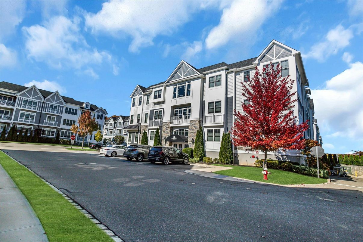 Exterior, Facade, Condo Building