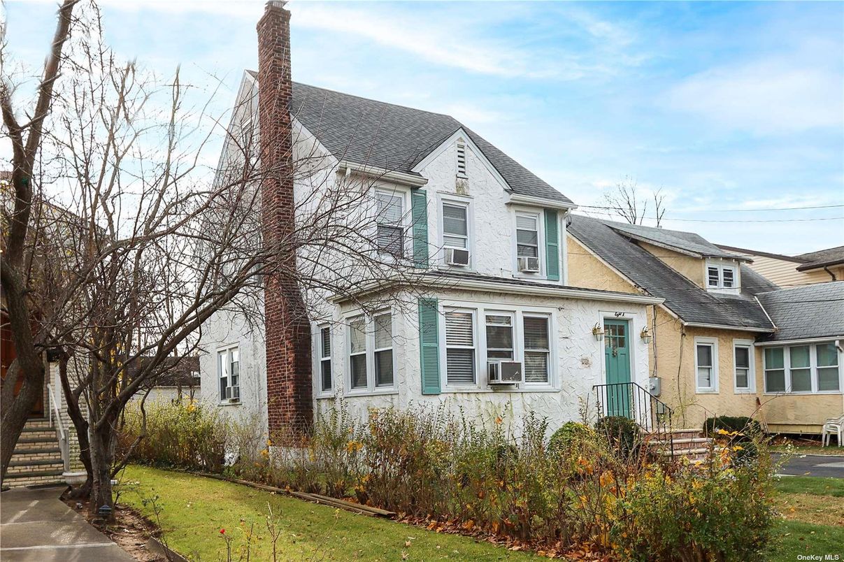 Exterior, Facade, Cape Cod