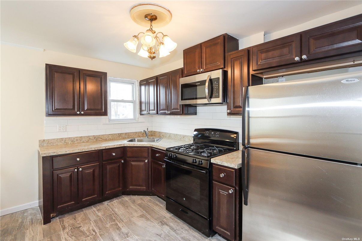 Chandelier, Interior, Kitchen, Wood Texture Flooring