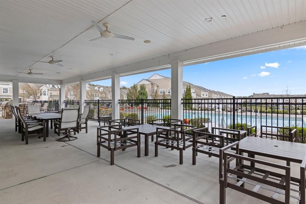 Dining room, Exterior, Sun Room, Water